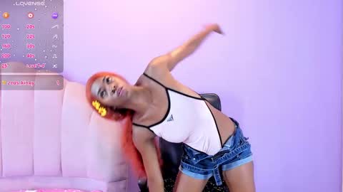 Snapshot of shanelle__ chatting on October 9, 2:33 pm S H A N E L L E online show from October 9, 2:33 pm