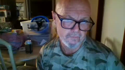 shaneo781570 online show from May 3, 6:25 pm
