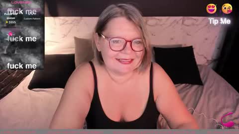 Snapshot of shannonshine chatting on September 25, 3:41 pm Shannon online show from September 25, 3:41 pm