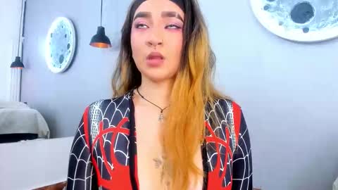 Shanntal  online show from October 20, 8:03 pm