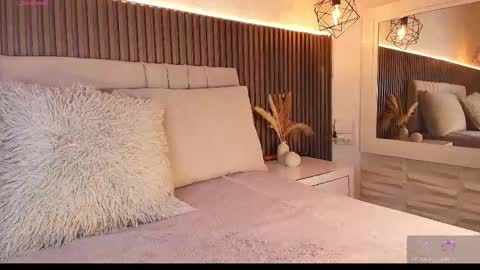 SHANON online show from December 18, 7:31 pm