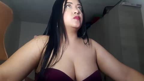 Snapshot of shanonn_diprima_ chatting on January 25, 7:17 am Cami Ortiz independent model online show from January 25, 7:17 am