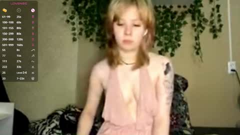 Kristin online show from December 3, 4:29 pm