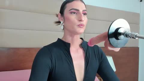Snapshot of shantall_skinny chatting on October 17, 3:21 am Shantall online show from October 17, 3:21 am