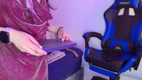 Snapshot of shantey_laurent chatting on October 17, 4:22 pm shantey online show from October 17, 4:22 pm