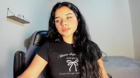 Snapshot of shara_jones chatting on September 17, 5:44 am Sara online show from September 17, 5:44 am