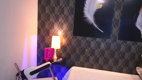 Sharom  online show from March 17, 4:34 pm