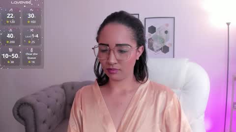 Snapshot of sharon_breezee chatting on September 13, 5:32 am sharon_breezee online show from September 13, 5:32 am