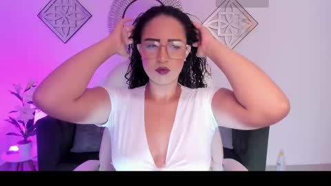 Snapshot of sharon_breezee chatting on October 17, 3:54 am sharon_breezee online show from October 17, 3:54 am