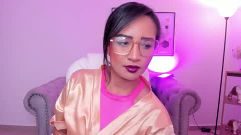 Snapshot of sharon_breezee chatting on October 20, 4:17 am sharon_breezee online show from October 20, 4:17 am