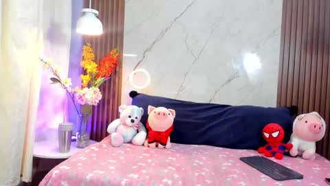 Snapshot of sharonfeniz chatting on October 10, 12:22 pm Sharon online show from October 10, 12:22 pm