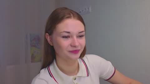 Snapshot of sharrimalagisi chatting on October 19, 4:17 am Miroslava online show from October 19, 4:17 am