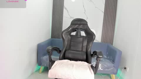 Lady Shauna online show from October 2, 3:05 am