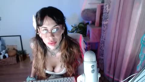 shaynna  online show from December 6, 12:18 am