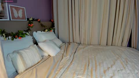 Amely online show from September 12, 8:16 am