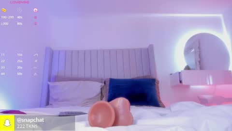 Snapshot of shelynna_azzul chatting on September 12, 8:44 pm shelynna_azzul online show from September 12, 8:44 pm