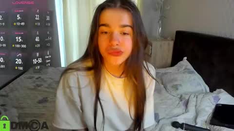 Snapshot of shelyymoon chatting on September 13, 1:57 pm ShelyMoon online show from September 13, 1:57 pm