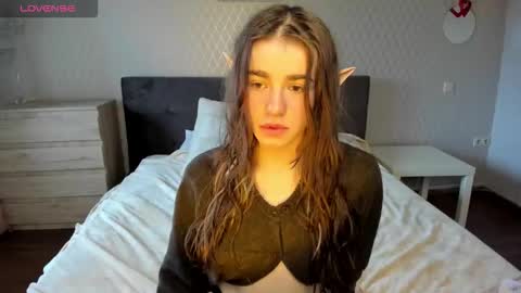 Snapshot of shelyymoon chatting on October 4, 8:01 am ShelyMoon online show from October 4, 8:01 am