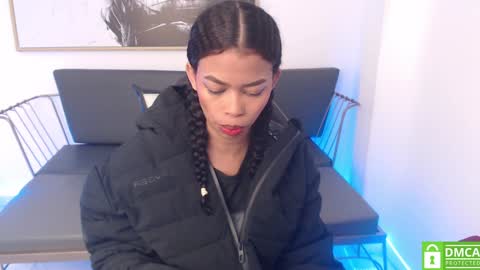 Snapshot of shenna_brunette_ chatting on January 29, 1:07 pm Shenna online show from January 29, 1:07 pm