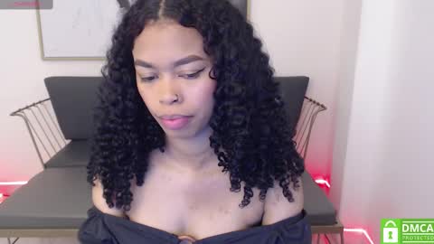 Snapshot of shenna_brunette_ chatting on February 16, 1:05 pm Shenna online show from February 16, 1:05 pm