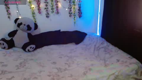 Snapshot of shenna_brunette_ chatting on September 17, 8:23 pm Shenna online show from September 17, 8:23 pm