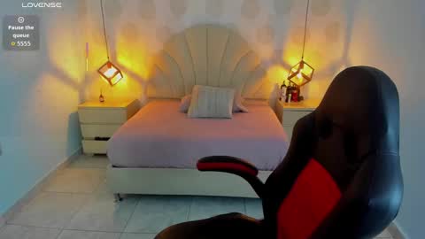 Snapshot of shenoa_hunter chatting on September 26, 8:06 pm SHENOA online show from September 26, 8:06 pm