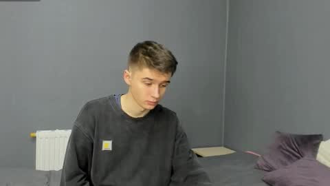 Max online show from November 14, 8:00 pm