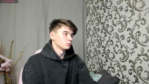 Max online show from September 18, 6:12 pm