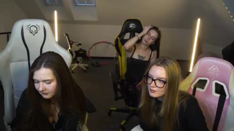 Sheryl online show from October 3, 3:42 pm