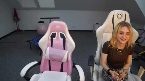 Sheryl online show from September 10, 3:13 pm