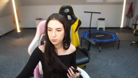 Sheryl online show from September 19, 2:32 pm