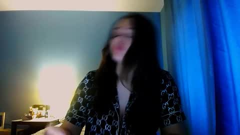 Vikki online show from November 28, 9:05 am