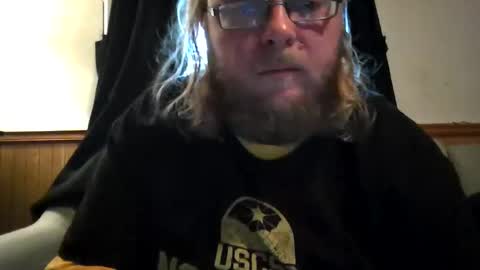 Snapshot of shifty885 chatting on September 21, 3:38 pm shifty885 online show from September 21, 3:38 pm