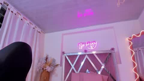 shinedark_tay online show from December 5, 3:50 am