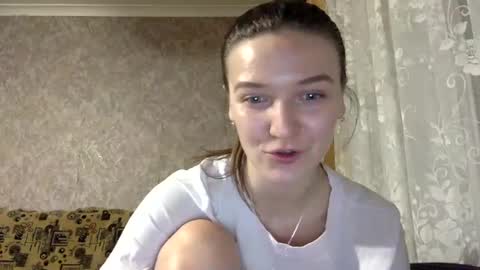 Snapshot of shining_pearl chatting on March 3, 7:49 pm Jesica online show from March 3, 7:49 pm
