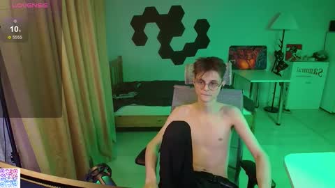 shiromy_ online show from February 26, 5:27 pm