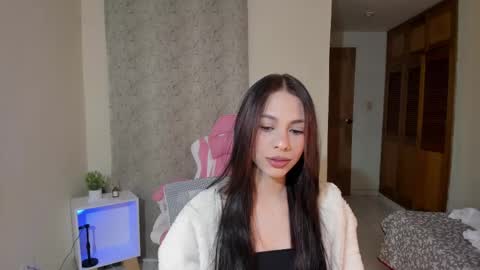 Snapshot of shkendall chatting on February 14, 1:40 pm kendal online show from February 14, 1:40 pm