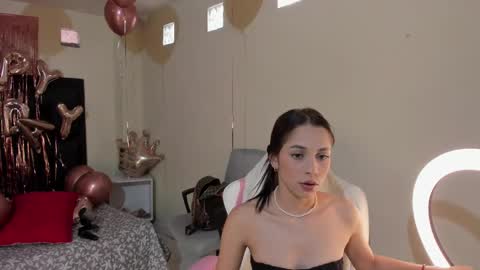 Snapshot of shkendall chatting on February 10, 7:38 pm kendal online show from February 10, 7:38 pm
