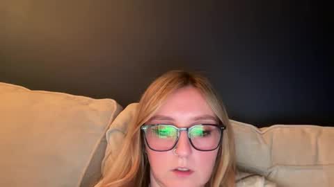 short sweetpea online show from March 1, 9:59 pm