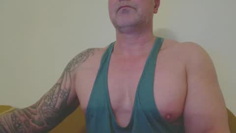 Snapshot of show_on_for_you chatting on February 13, 8:24 pm show_on_for_you online show from February 13, 8:24 pm