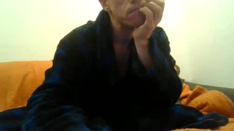 showherenow online show from February 3, 6:11 am