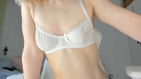 jennywoody online show from March 25, 3:46 am