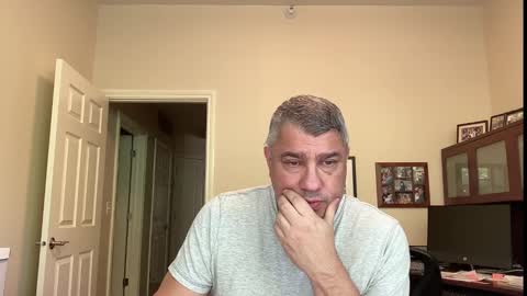 Chicago Guy online show from September 16, 6:44 pm