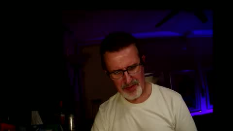 Snapshot of shrewtamer chatting on October 21, 5:12 am shrewtamer online show from October 21, 5:12 am