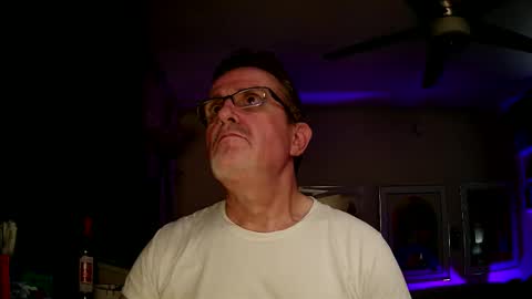 Snapshot of shrewtamer chatting on October 7, 1:56 am shrewtamer online show from October 7, 1:56 am