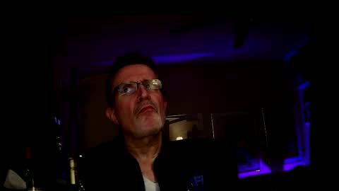 Snapshot of shrewtamer chatting on October 9, 3:12 am shrewtamer online show from October 9, 3:12 am