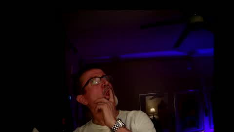 Snapshot of shrewtamer chatting on October 16, 2:33 am shrewtamer online show from October 16, 2:33 am