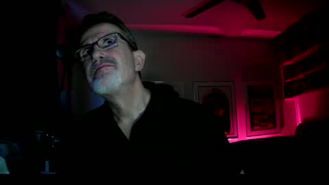 Snapshot of shrewtamer chatting on March 8, 4:39 pm shrewtamer online show from March 8, 4:39 pm
