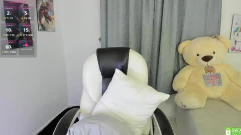Snapshot of shy_angel4 chatting on February 5, 6:13 am Nahomy online show from February 5, 6:13 am