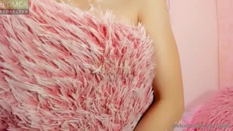 Snapshot of shy_angel_30 chatting on October 4, 6:39 pm Angel online show from October 4, 6:39 pm